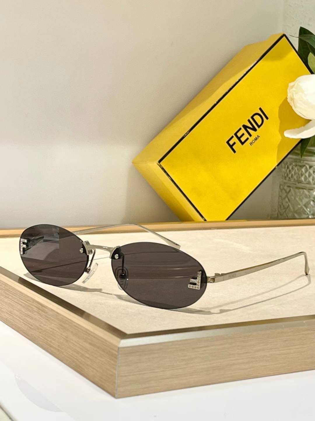 نظارة Fendi